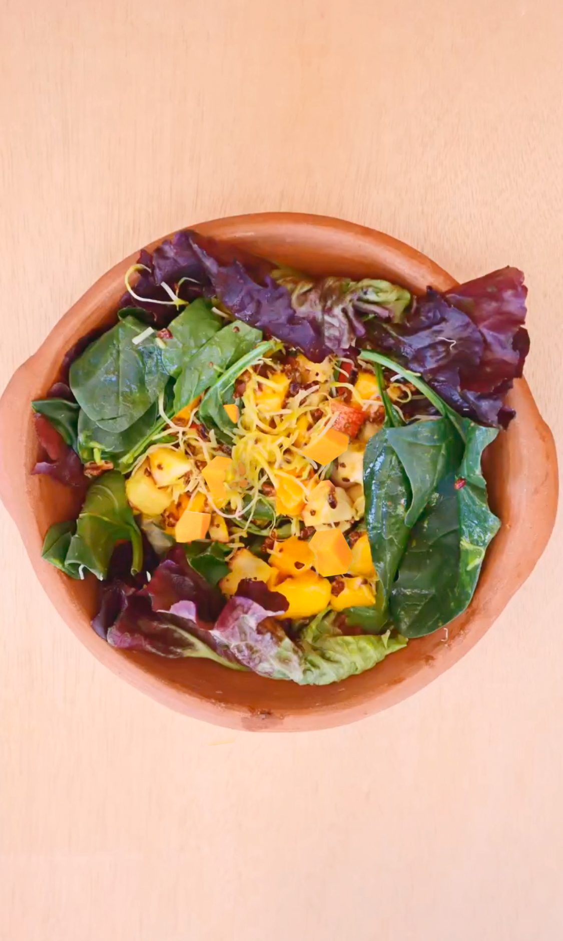 Ensalada Tropical con Salsa Fría